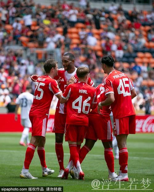 奥克兰城惨遭拜仁与本菲卡大胜，提前告别本届世俱杯